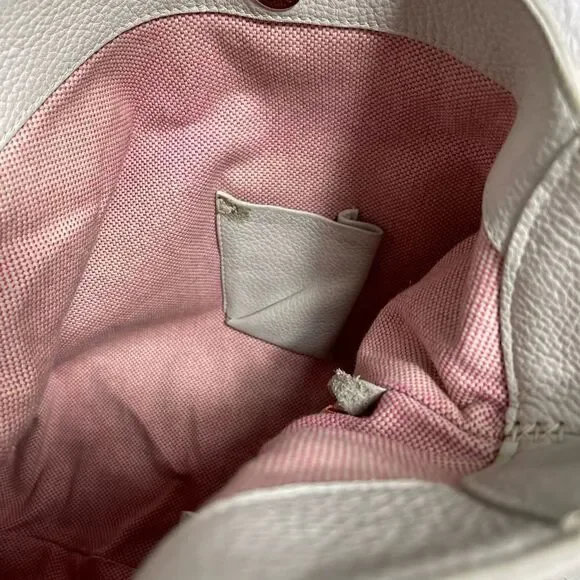 Dooney & Bourke white pebble leather large Hobo bag gold tone hardwares. - Picture 13 of 16